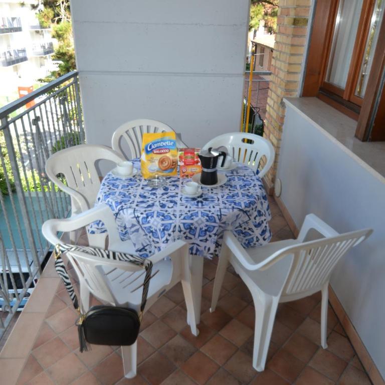 Flora - One-Bedroom Apartment - 3