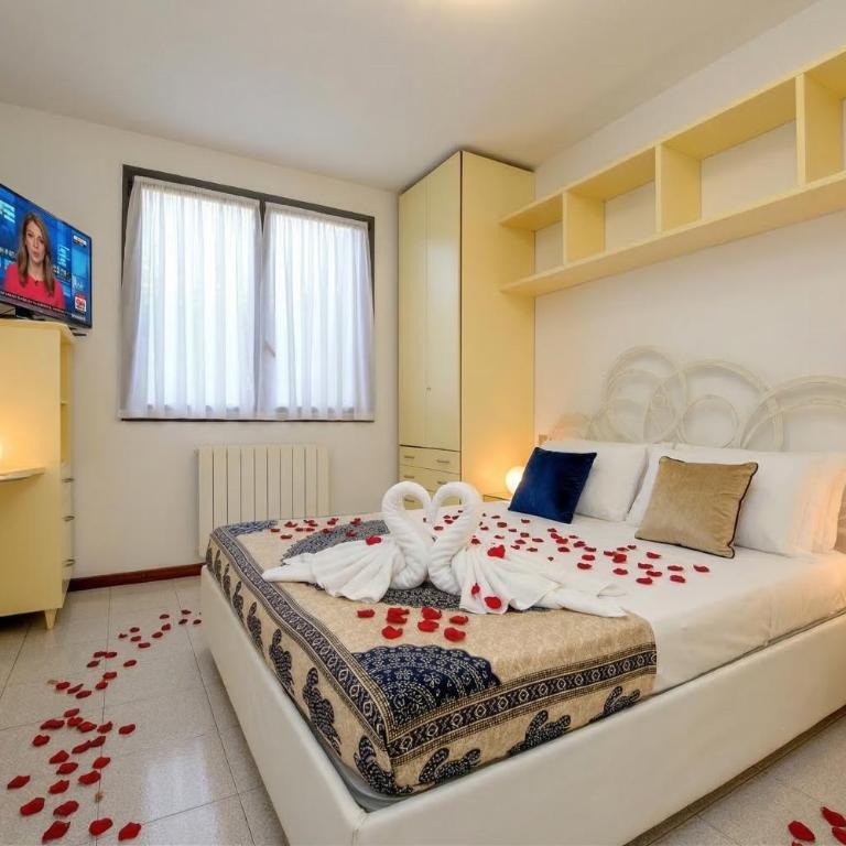 Dolce vita with Garden and Pools DesenzanoLoft Official Partner Homes & Villas by Marriott Bonvoy - Appartamento con Vista Piscina - 12