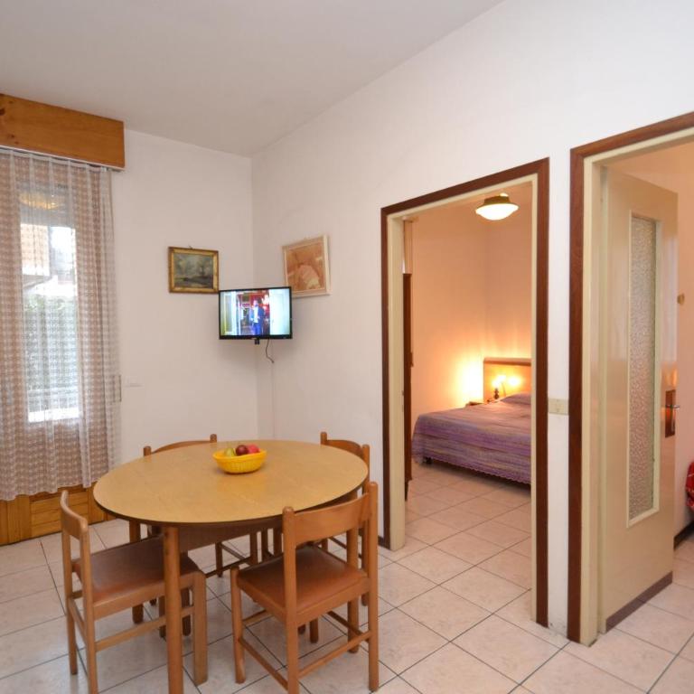 Flora - Two-Bedroom Apartment - 8