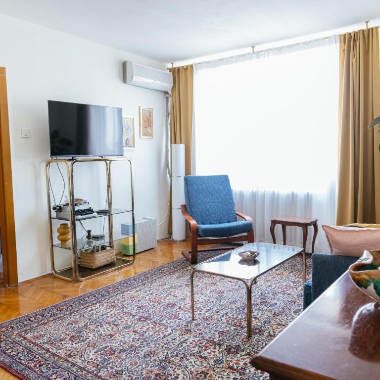 Belgrade Retro City Center Apt - One-Bedroom Apartment - 10