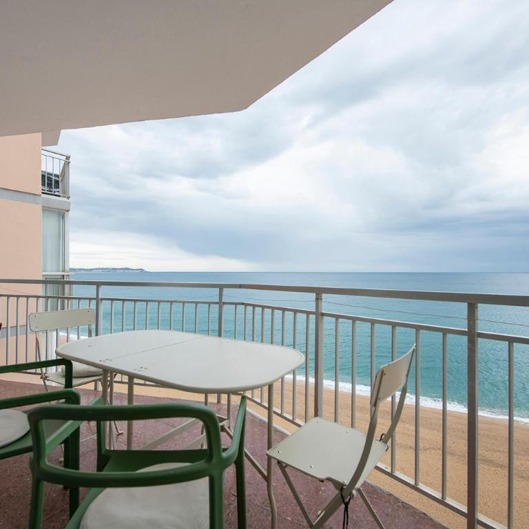 Apartment with sea views in Platja d'Aro - Apartamento de 2 dormitorios con vistas al mar - 1