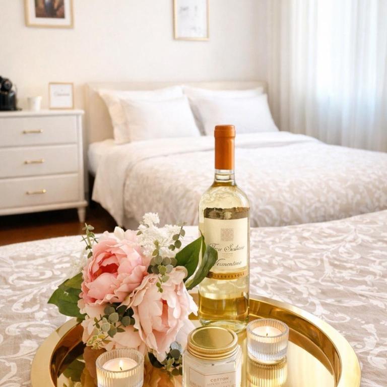 Amazing Premium Apartment in the heart of Florence at the DUOMO, 2 Bedrooms, 2 Bathrooms, 1 Livingroom or extra Bedroom, ideal for 2-8 Guests - Two-Bedroom Apartment - 8