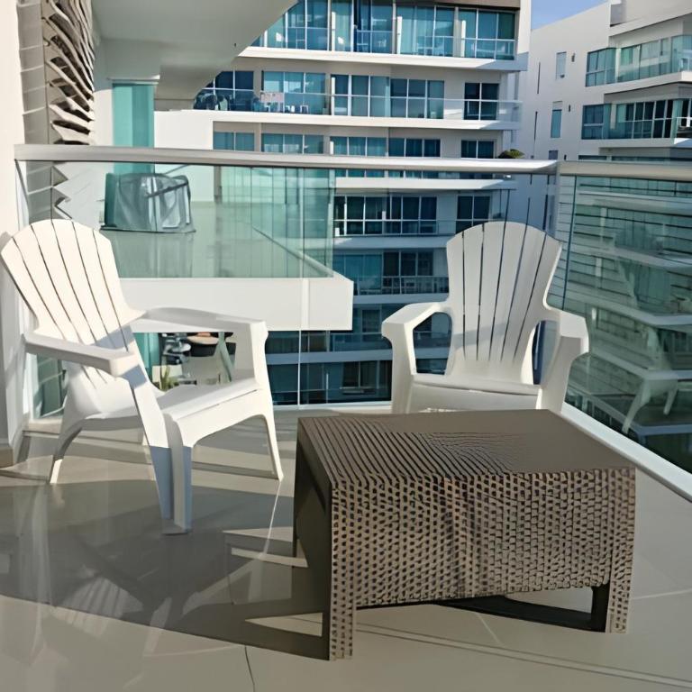 Terrace facing the sea with direct access to the beach - Apartment - 51