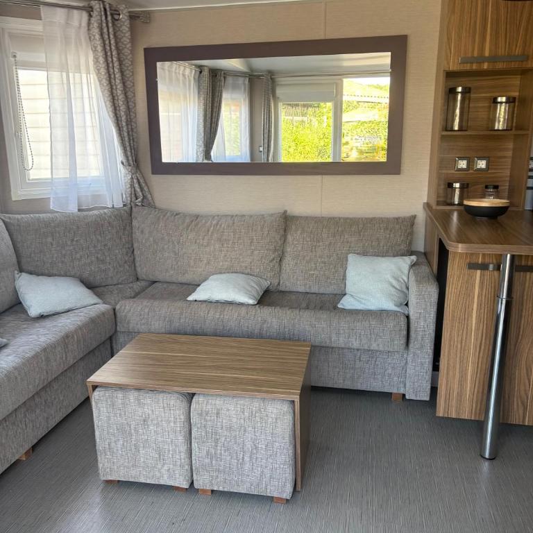 Nadege - Mobile Home - 5