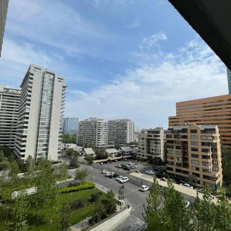Parque Arauco Elegant apartment with balcony and pool - Two-Bedroom Apartment - 17