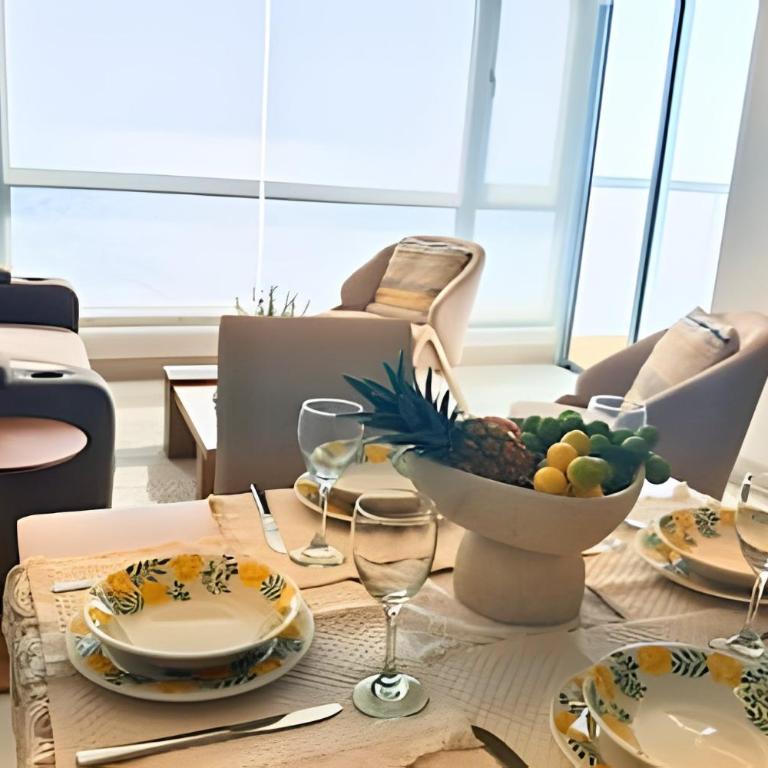 Recently Renovated | 2 Suites + Stunning View - Apartment - 26