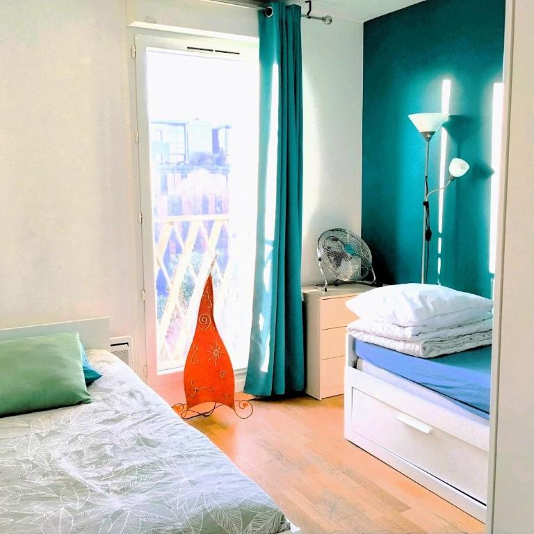 Close to Paris, Metro,RER, 6 People, PKG - Two-Bedroom Family Apartment - 23