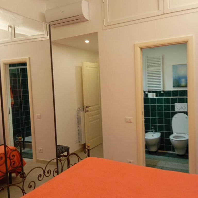 Casa Perego in Savona - Appartamento con 2 Camere da Letto - 10