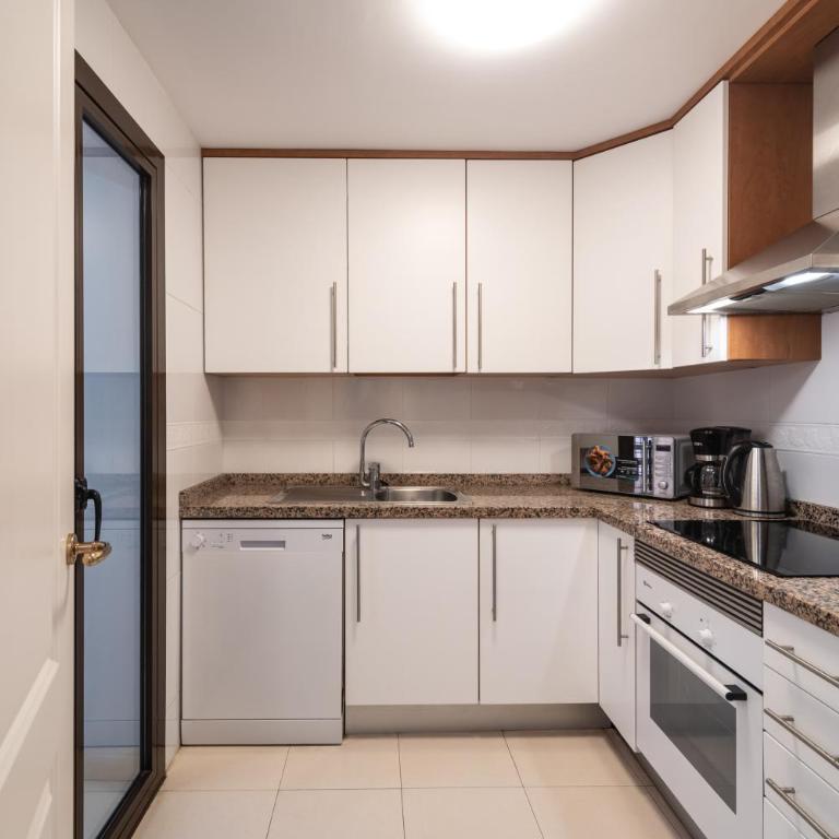 Seaview Apartment - COTO REAL Duquesa - Apartamento de 2 dormitorios con terraza y vistas al mar - 24