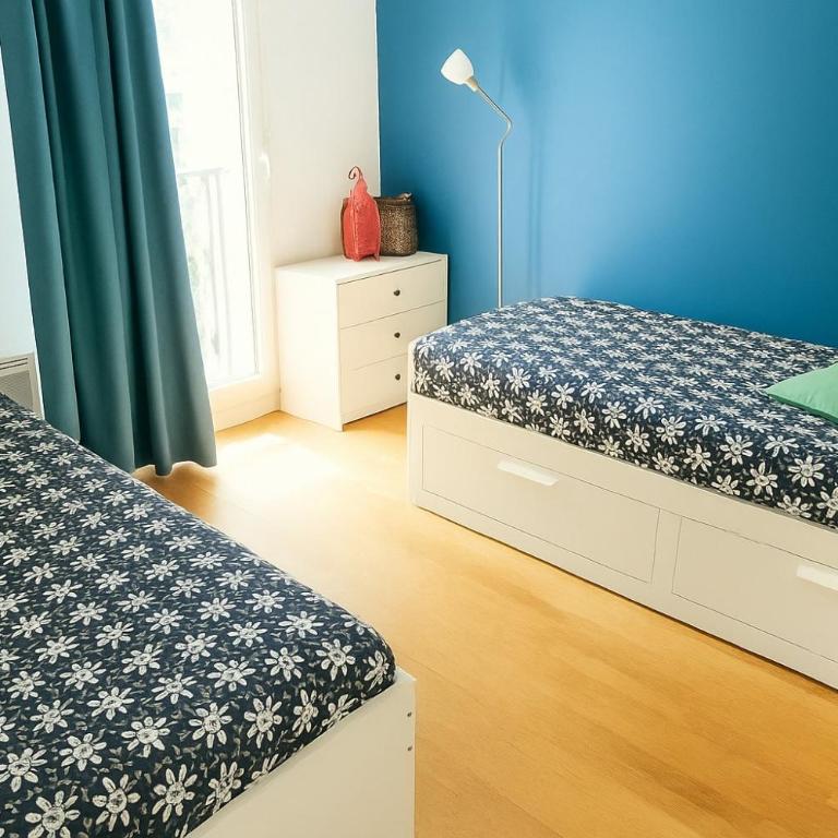 Close to Paris, Metro,RER, 6 People, PKG - Two-Bedroom Apartment with View - 37