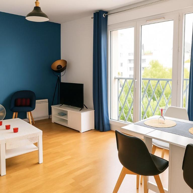 Close to Paris, Metro,RER, 6 People, PKG - Two-Bedroom Family Apartment - 34