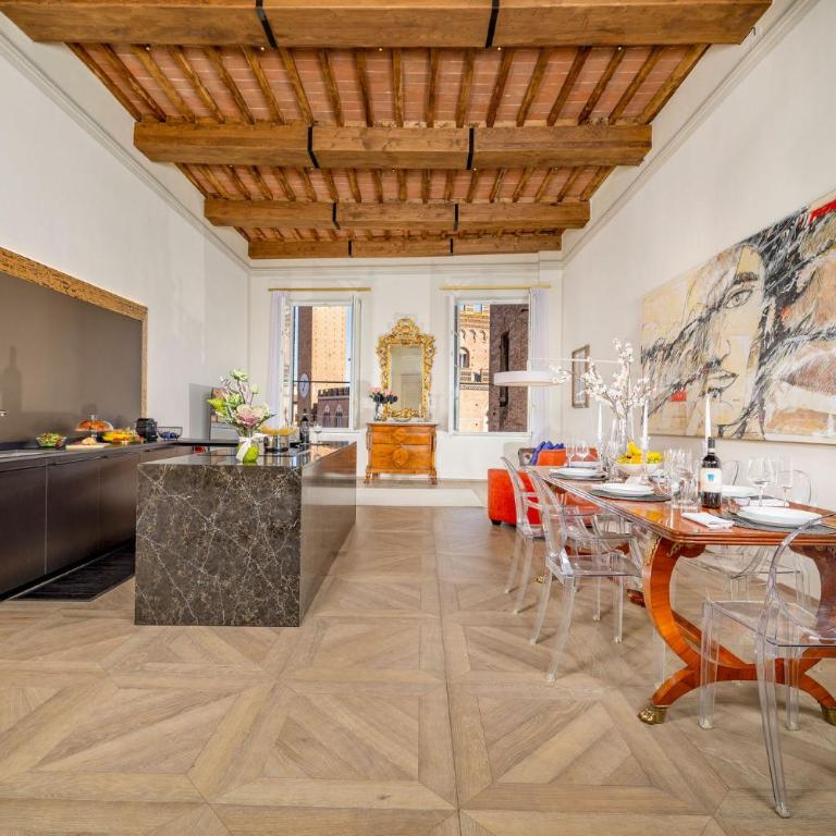 Siena Iconic Square Luxury Attic Tuscany - Three-Bedroom Apartment - 3