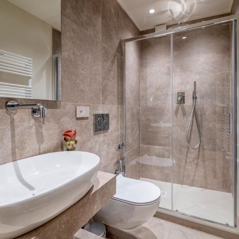 Siena Iconic Square Luxury Attic Tuscany - Three-Bedroom Apartment - 18