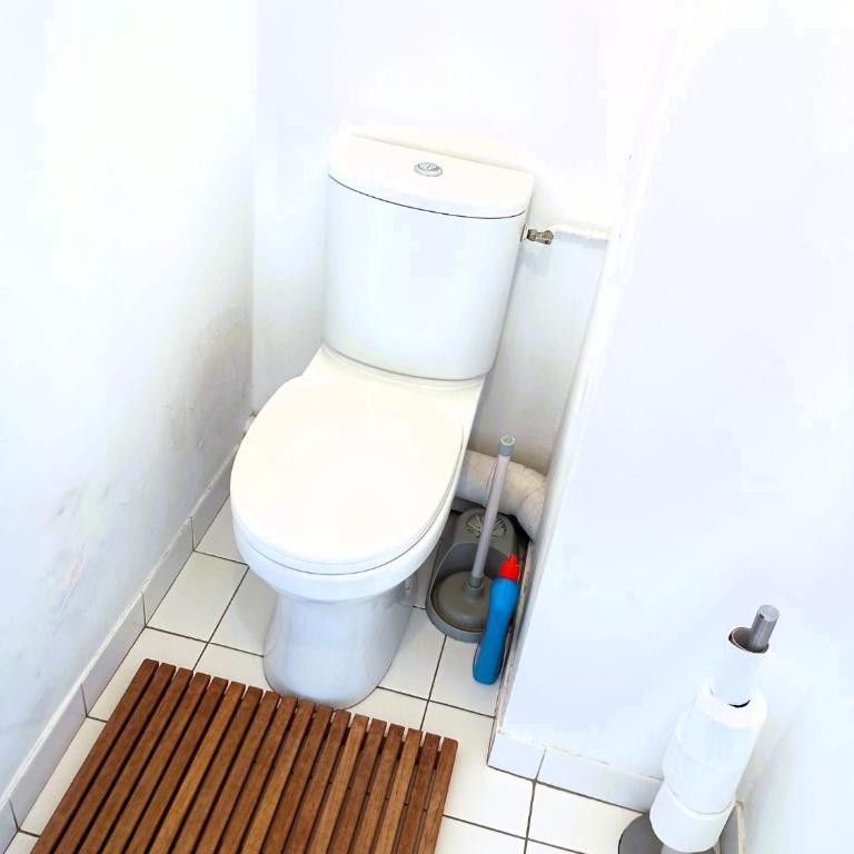 Close to Paris, Metro,RER, 6 People, PKG - Two-Bedroom Apartment with View - 25