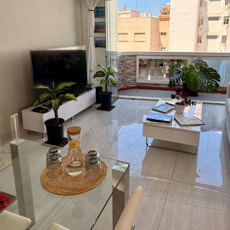 Habitación privada con Baño en un moderno y céntrico Atico en Ciutat Vella - Double Room with Private Bathroom - 8