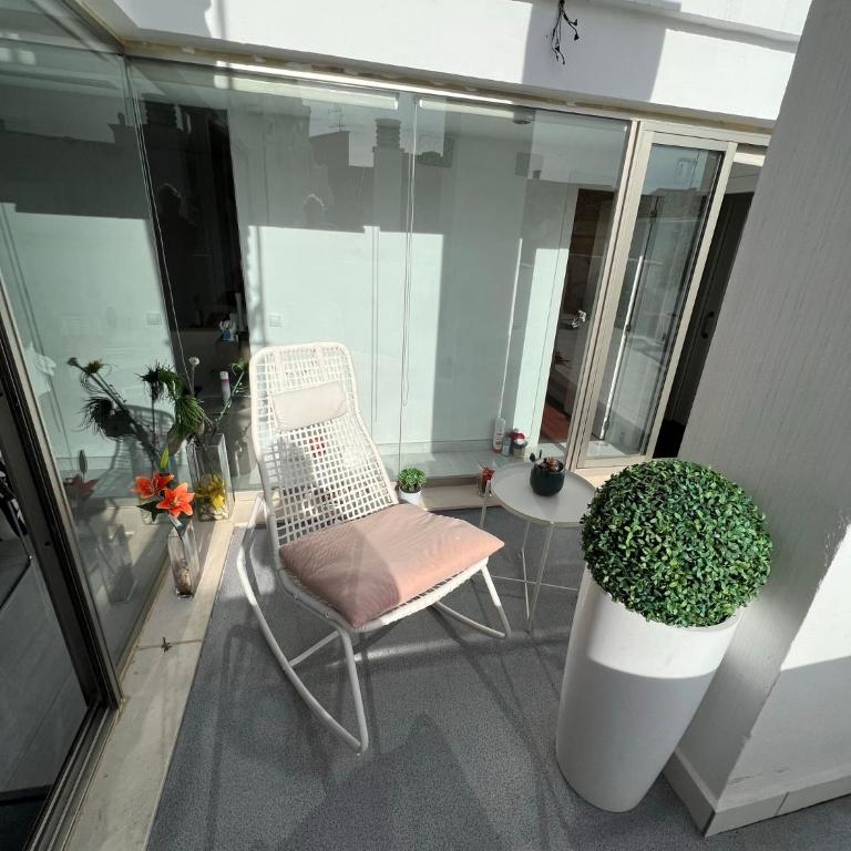 Habitación privada con Baño en un moderno y céntrico Atico en Ciutat Vella - Double Room with Private Bathroom - 13