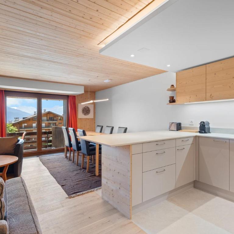 Mercure 202 sur la place du village a Anzere - Apartment - 2