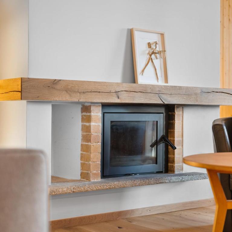 Mercure 202 sur la place du village a Anzere - Apartment - 8