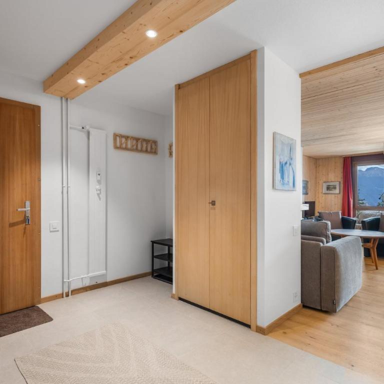 Mercure 202 sur la place du village a Anzere - Apartment - 25