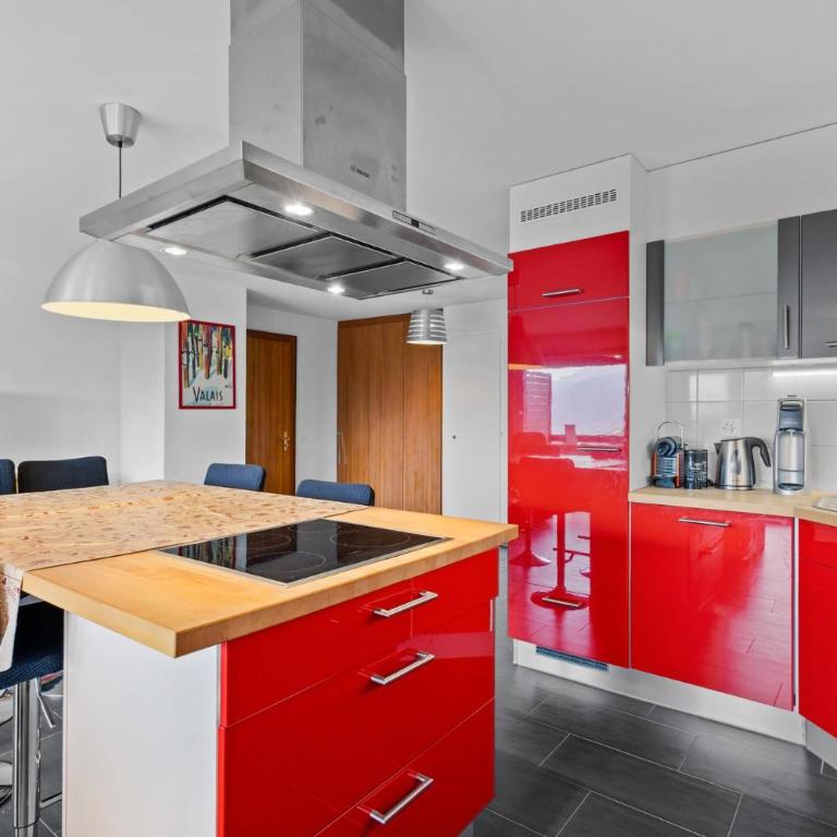 Saturne 103 sur la place du Village a Anzere - Apartment - 6