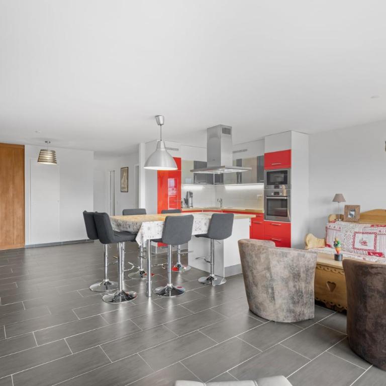 Saturne 103 sur la place du Village a Anzere - Apartment - 9