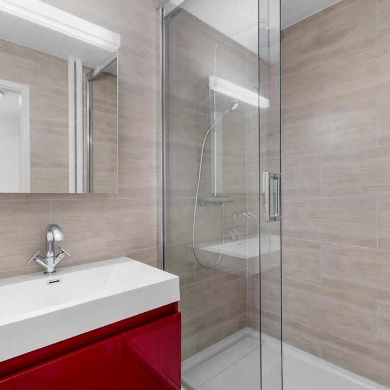 Saturne 103 sur la place du Village a Anzere - Apartment - 25