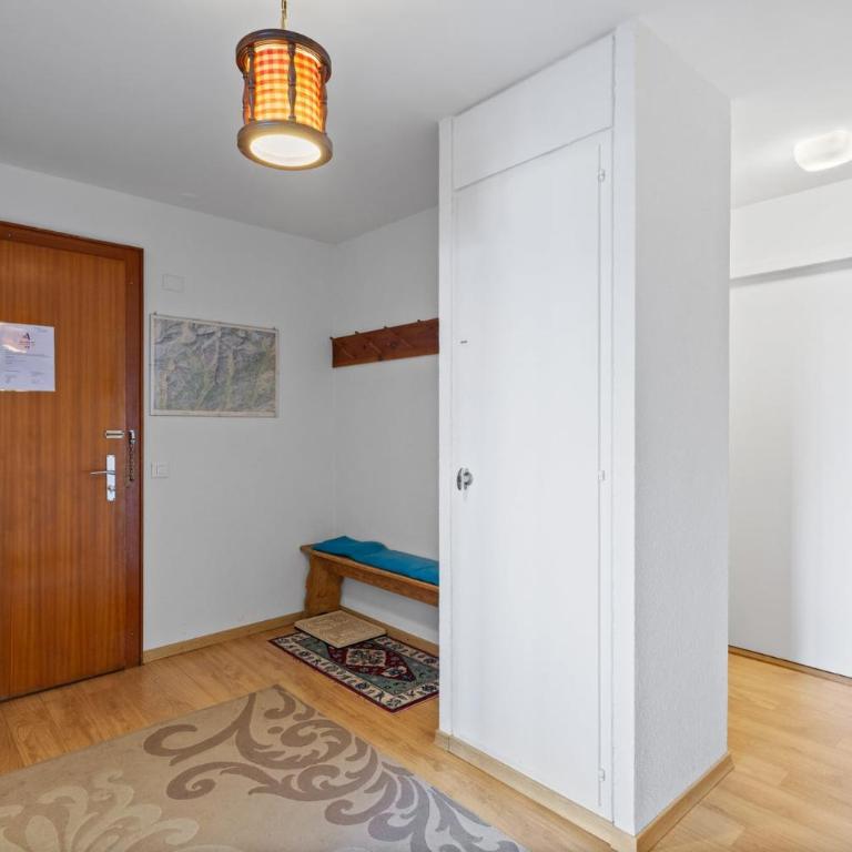 Saturne 210 sur la place du Village a Anzere - Apartment - 20