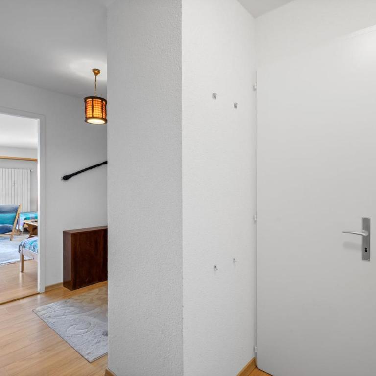 Saturne 210 sur la place du Village a Anzere - Apartment - 21