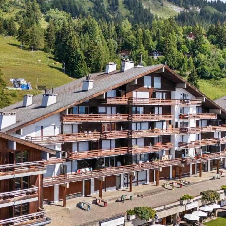 Saturne 210 sur la place du Village a Anzere - Apartment - 38