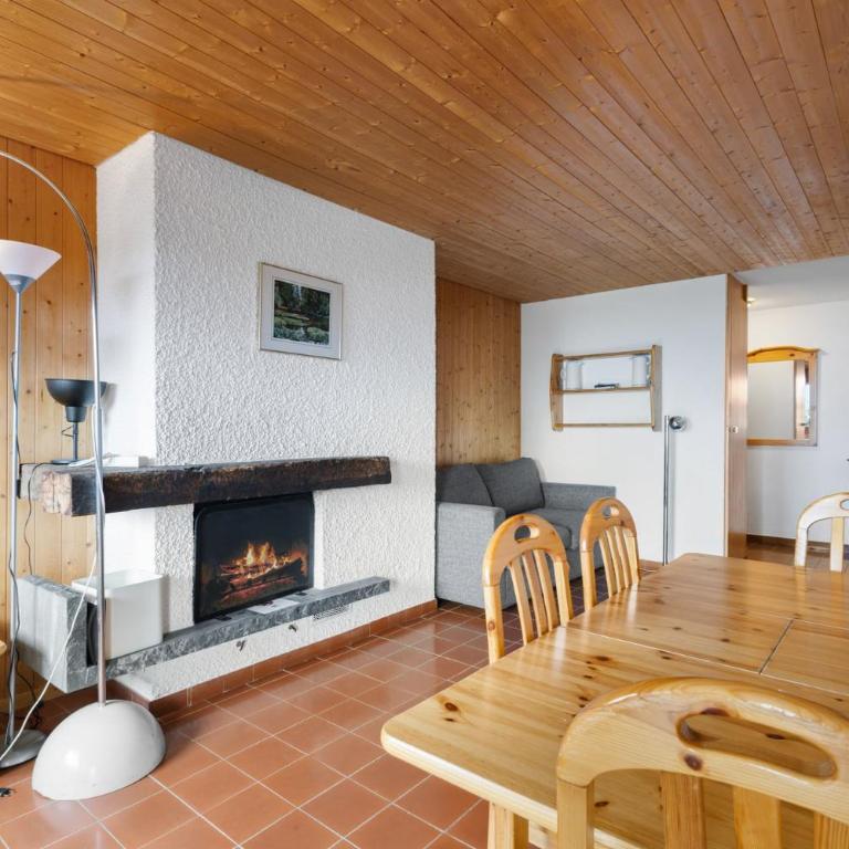 Capricorne RS1 sur la place du village a Anzere - Apartment - 4