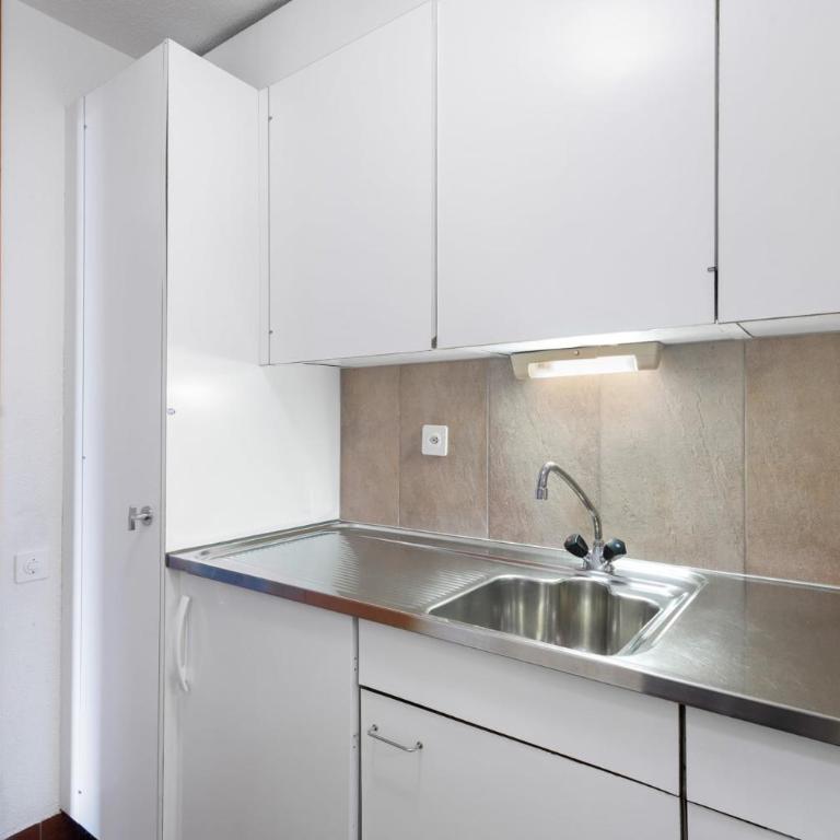 Capricorne RS1 sur la place du village a Anzere - Apartment - 5