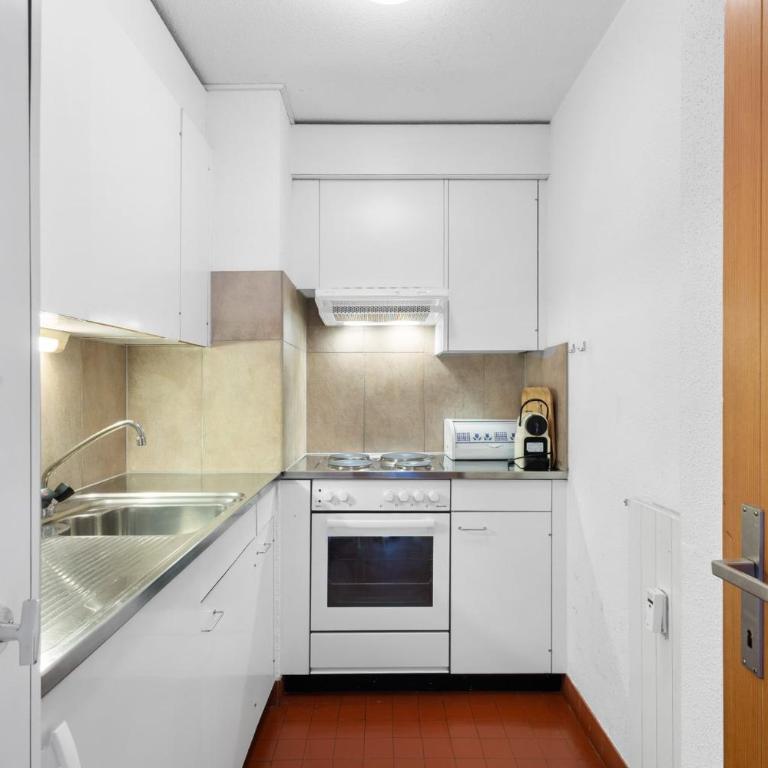 Capricorne RS1 sur la place du village a Anzere - Apartment - 7