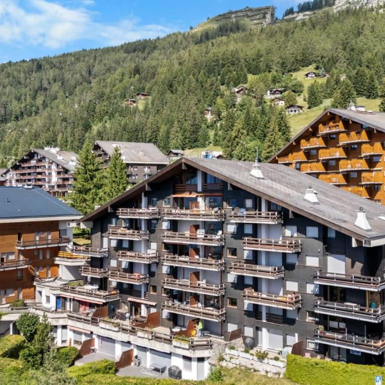 Capricorne RS1 sur la place du village a Anzere - Apartment - 30