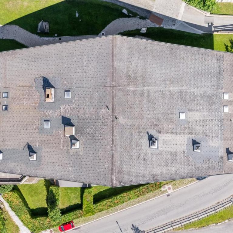 Capricorne RS1 sur la place du village a Anzere - Apartment - 34