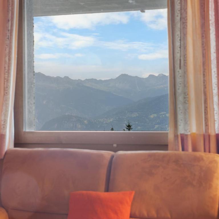 Gemeaux 205 sur la place du Village a Anzere avec vue sur les Alpes - Apartment - 5