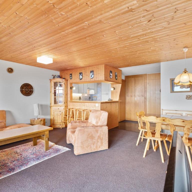 Gemeaux 205 sur la place du Village a Anzere avec vue sur les Alpes - Apartment - 8