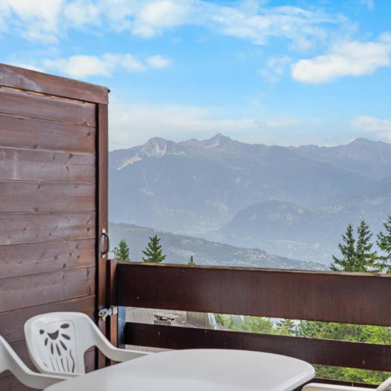 Gemeaux 205 sur la place du Village a Anzere avec vue sur les Alpes - Apartment - 20
