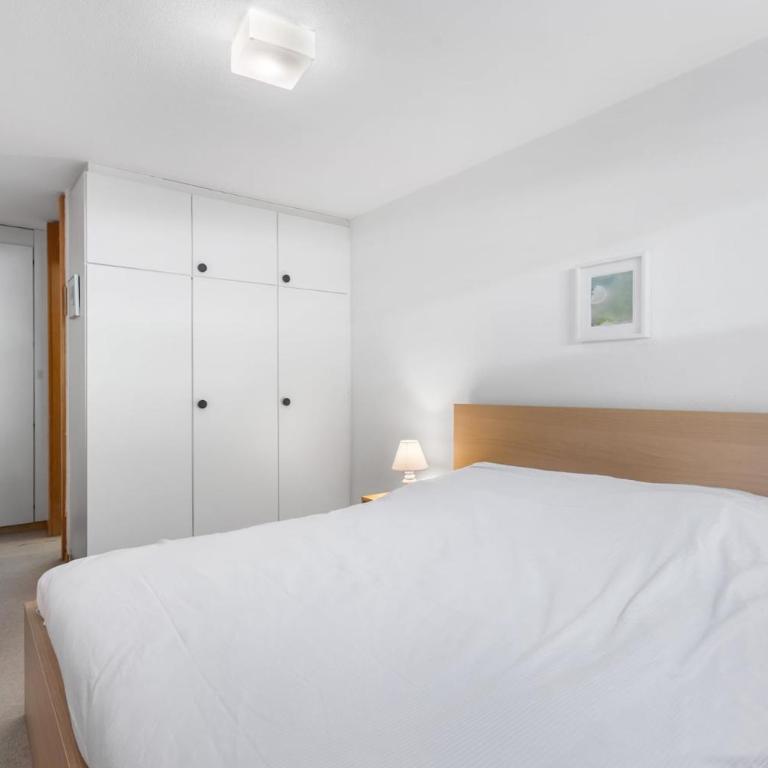 Gemeaux 205 sur la place du Village a Anzere avec vue sur les Alpes - Apartment - 21