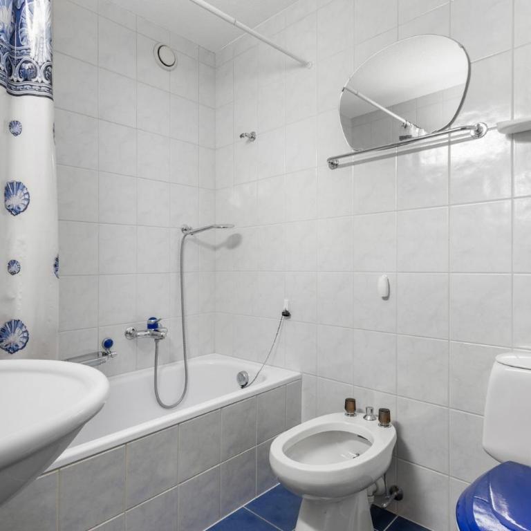 Gemeaux 205 sur la place du Village a Anzere avec vue sur les Alpes - Apartment - 23