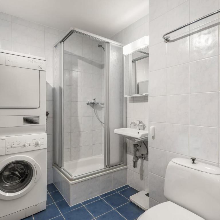 Gemeaux 205 sur la place du Village a Anzere avec vue sur les Alpes - Apartment - 28