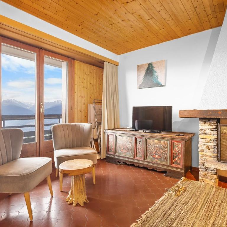 Mars 404-406 sur la place du village a Anzere avec vue sur les Alpes - Apartment - 4