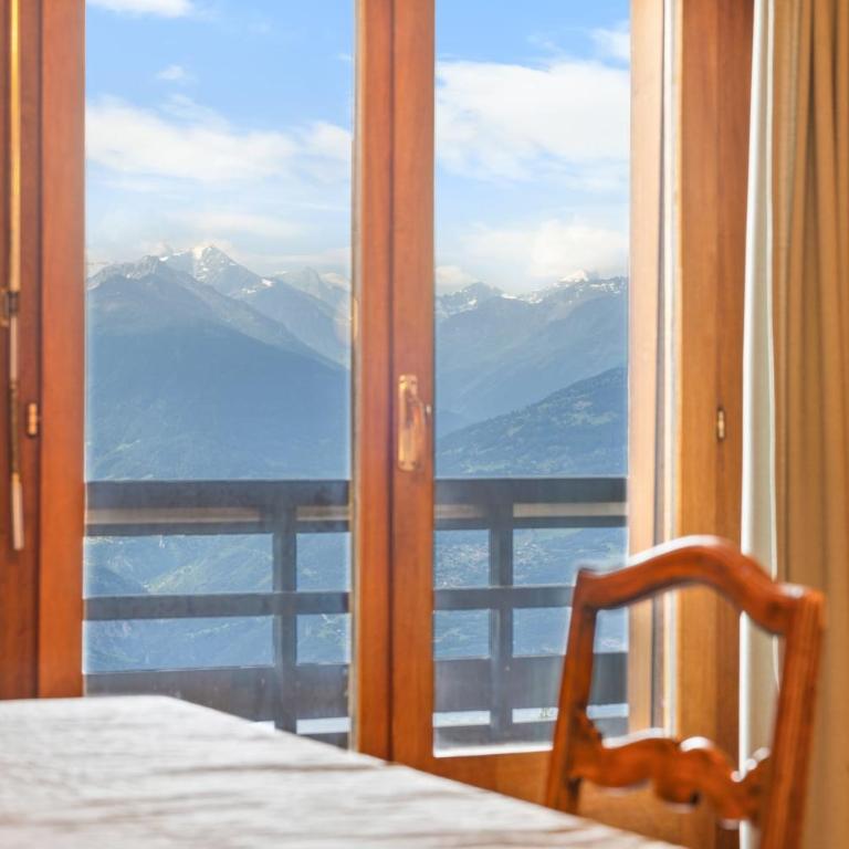 Mars 404-406 sur la place du village a Anzere avec vue sur les Alpes - Apartment - 6
