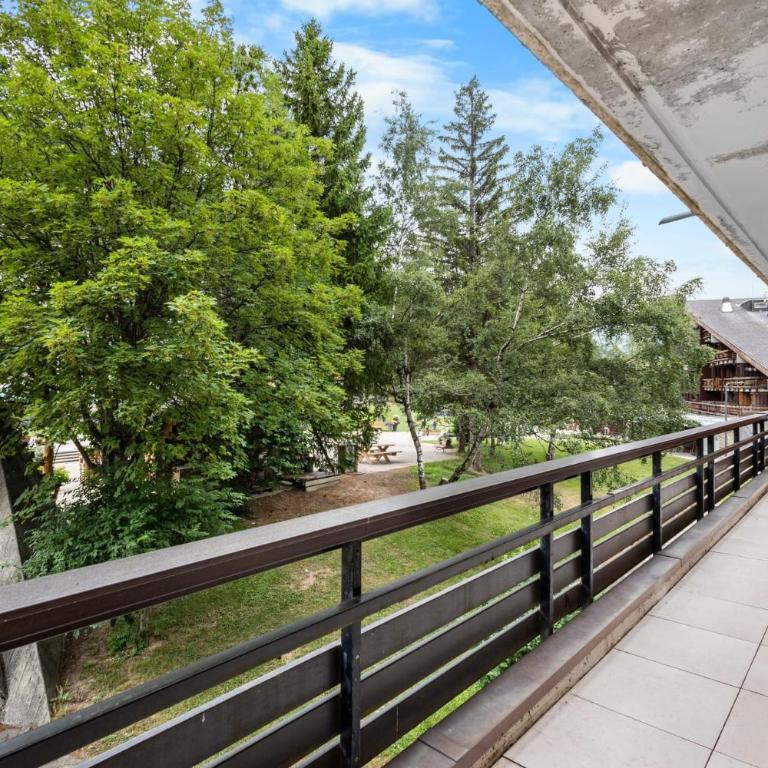 Mars 404-406 sur la place du village a Anzere avec vue sur les Alpes - Apartment - 46