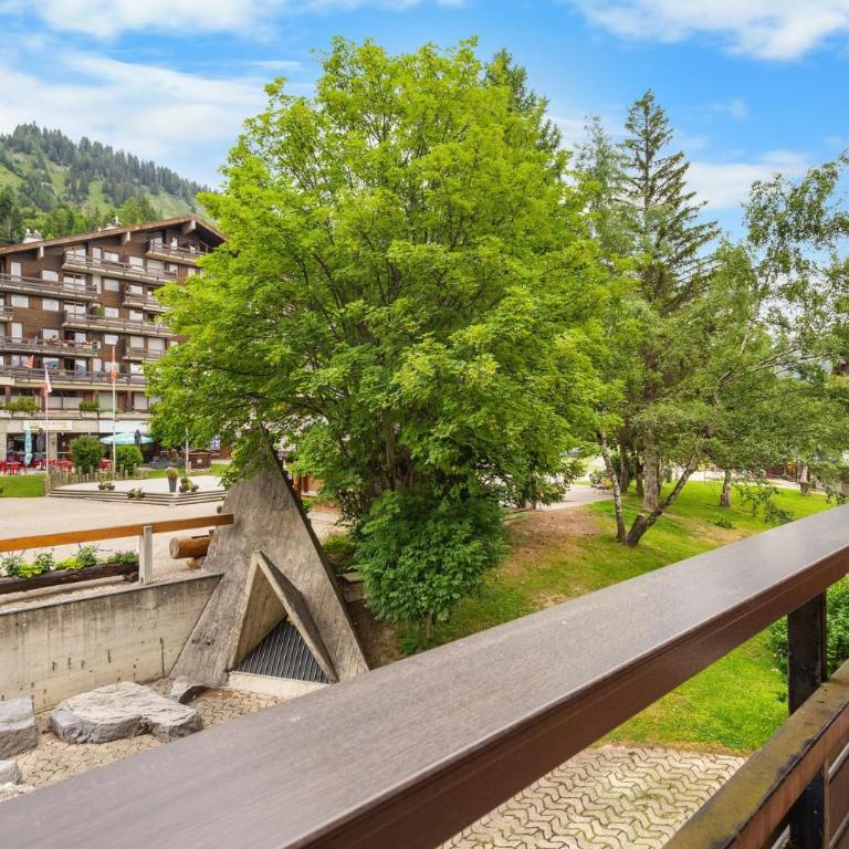 Mars 404-406 sur la place du village a Anzere avec vue sur les Alpes - Apartment - 49