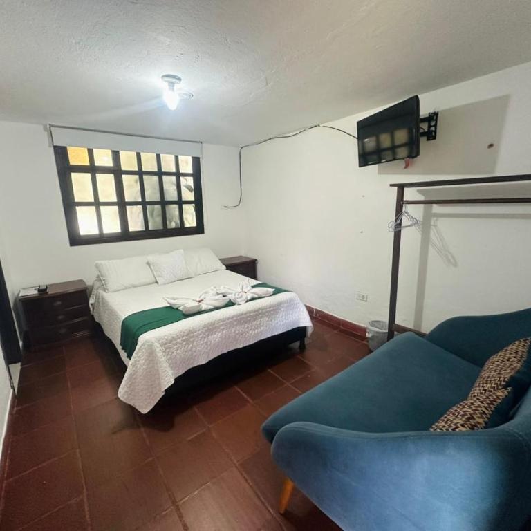 Casa Naturhola - Double Room with Private Bathroom - 9