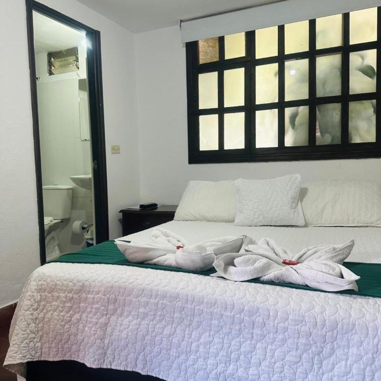 Casa Naturhola - Double Room with Private Bathroom - 12