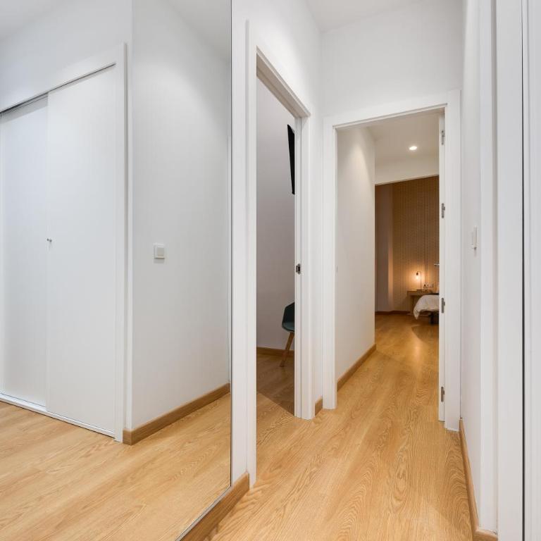 HB Apartaments Playa del Postiguet Beach - Three-Bedroom Apartment - 39