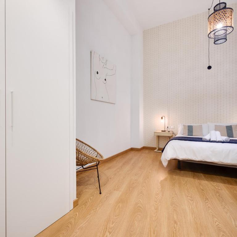 HB Apartaments Playa del Postiguet Beach - Three-Bedroom Apartment - 42