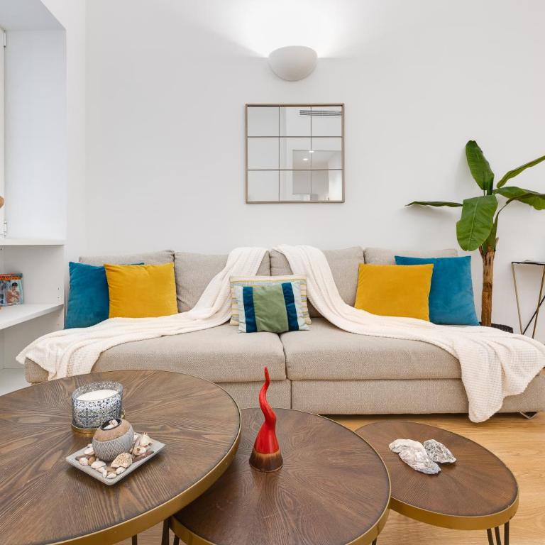HB Apartaments Playa del Postiguet Beach - Three-Bedroom Apartment - 11