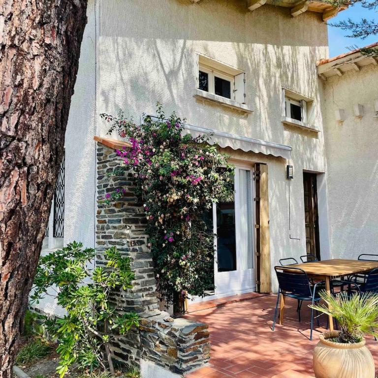 Villa les Pins - Six-Bedroom House - 2
